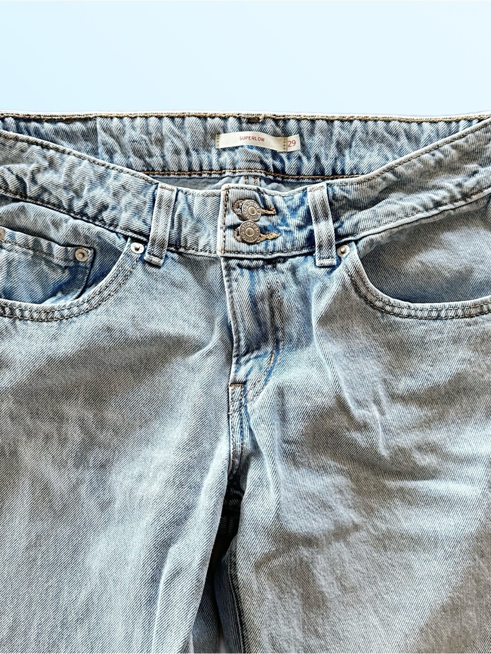Levi’s Light Wash super low-Rise Women’s Jeans - Picture 3 of 6